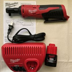 Milwaukee. M12 Lithium Ion Cordless 3/8” Ratchet Kit. 2457-21