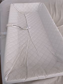 Changing Table Pad by Munchkin