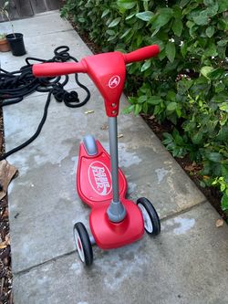Radio Flyer Child Scooter
