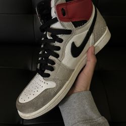 Air Jordan 1 Retro High OG 'Smoke Grey'
