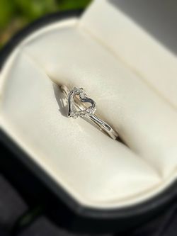 Jewelry 10k solid white gold diamonds 0.06CTW Heart ring sz 6.50