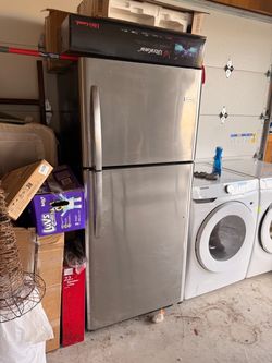 Frigidaire Stainless Steel Top-Freezer Refrigerator