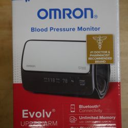 Omron BP7000 Evolv Wireless Upper Arm Blood Pressure Monitor NEW