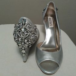 New Badgley Mischka silver Meagan peep toe wedge shoes Heels size 7.5