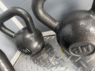 30.lbs X 2 Kettlebells NEW