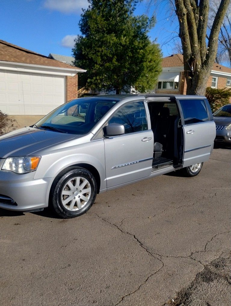 2015 Chrysler Town & Country