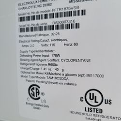 YEAR 2025 FRIGIDAIRE TOP FREZEER  WORKS PERFECT 