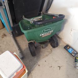 Scott's Seed Spreader Deluxe