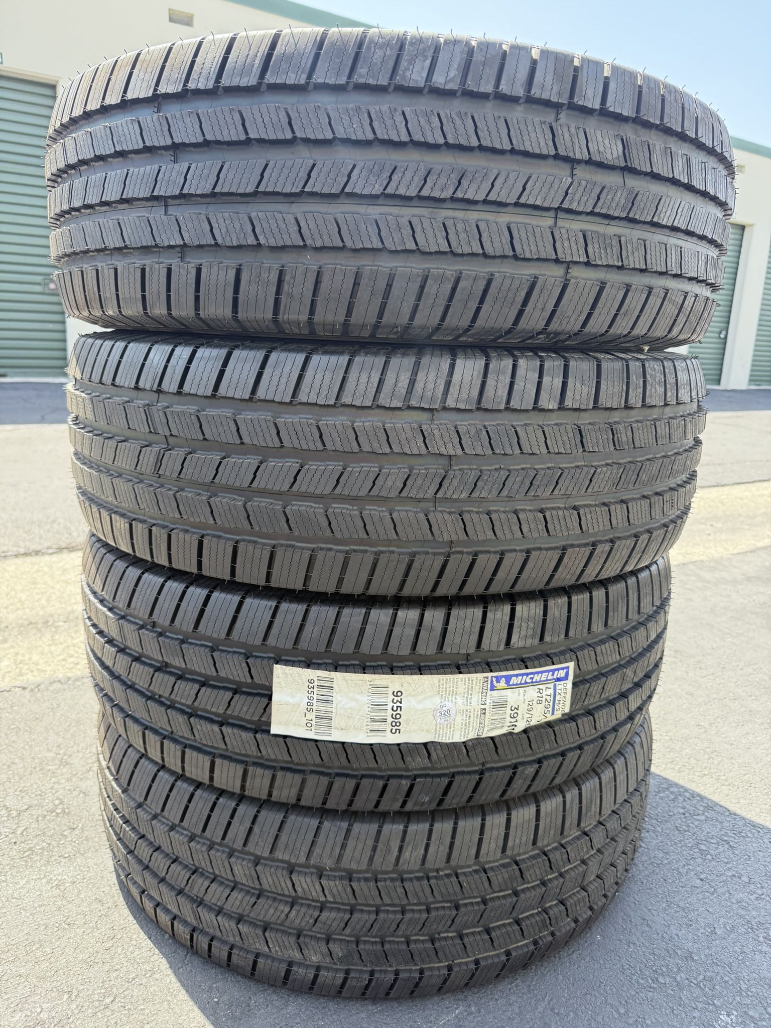 (4) 295/70R18 Michelin Defender LTX