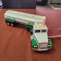 1990 Hess Gas Tanker Truck Avondale. See desc