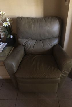 Single leather couch