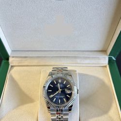 Blue "Date" watch 41