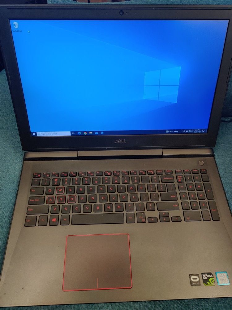 Dell Inspiron 15 Inch 7577 Gaming Laptop Complete Gaming Set