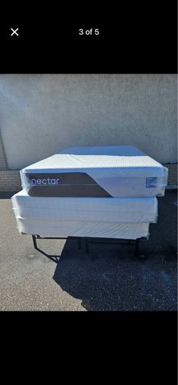Brand new king size plush nectar premier mattress in plastic