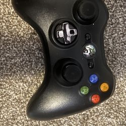 Black Wireless Xbox 360 Controller With Rechargeable Battery Pack