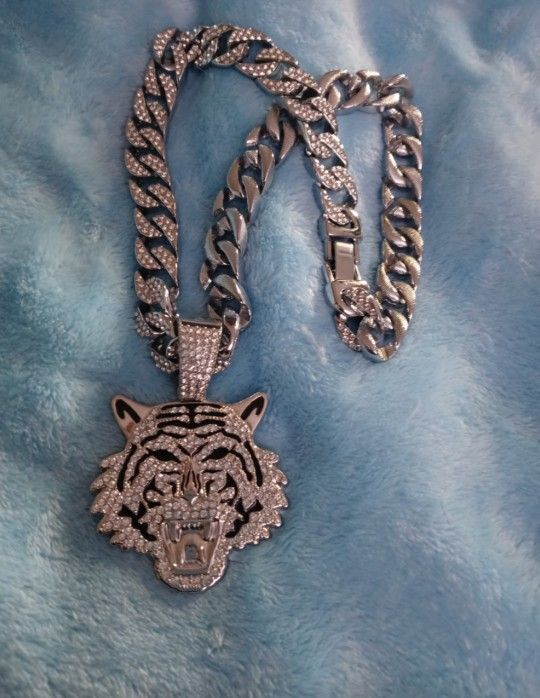 T1IGER HEAD Pendant & Cuban Link Chain