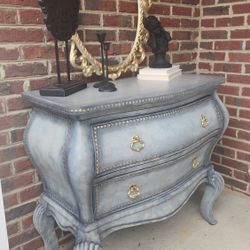 Beautiful  Old World Look  2 Drawer Dresser/ Entryway Table 