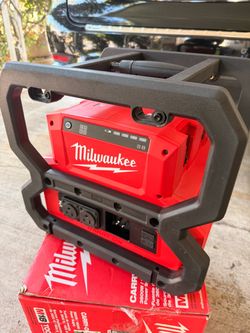 Milwaukee power bank