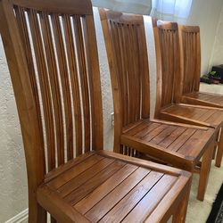 Beautiful 4 Chairs And Table