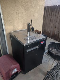 Kegerator in perfect condition with co2 tank