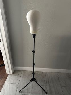 Wig tripod