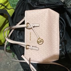 BRAND NEW Light Pink Michael Kors Purse 