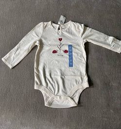 BabyGap Long Sleeve Bodysuit (size 12-18)