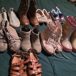 Girl Shoes Size 9T