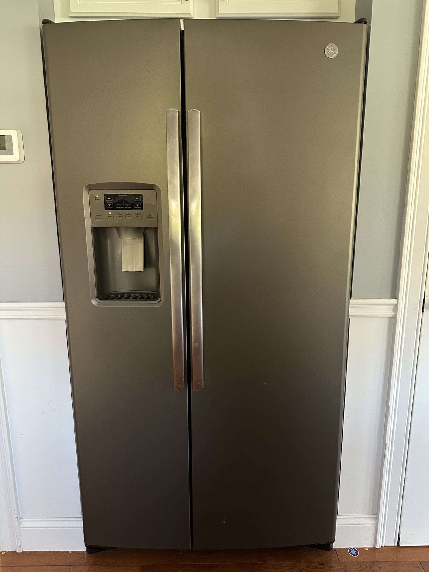 Side By Side GE Refrigerator