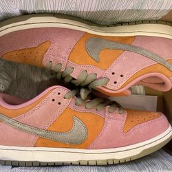 NIKE SB DUNK LOW 
