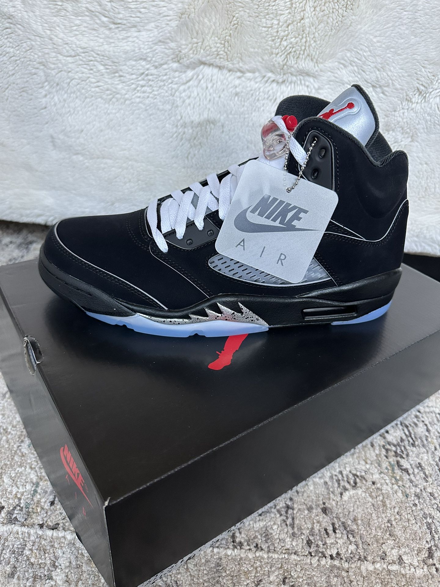 Jordan 5 Black Metallic Reimagined