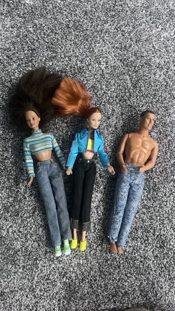 Trío Of Barbies And Extra Scary Spice Girl Doll