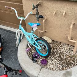 Free frozen Girls Bike With Training Wheels