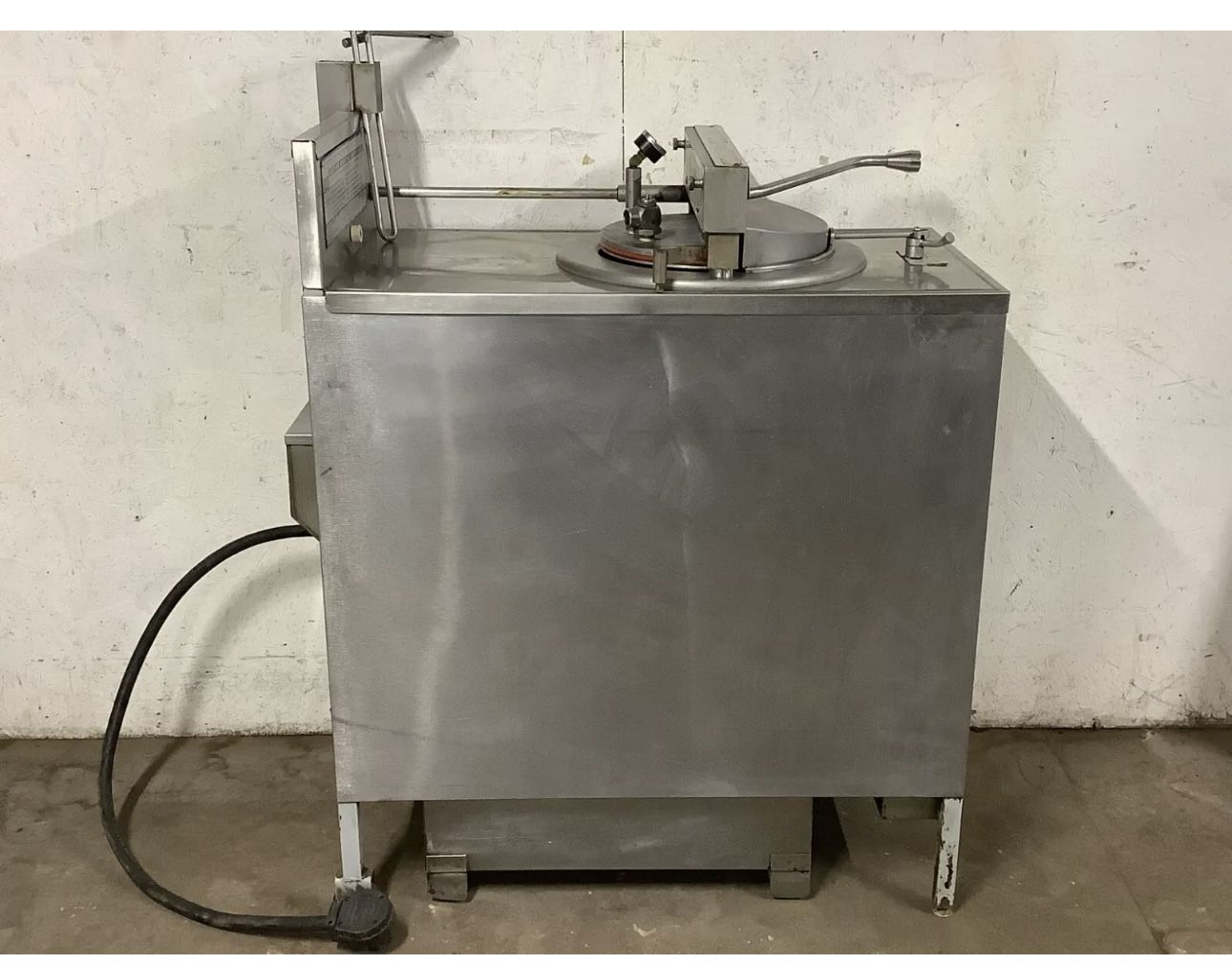 Fryer Broaster 1800 Pressure Fryer with filtration