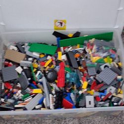 Legos 20 Pound lot of assorted pieces 