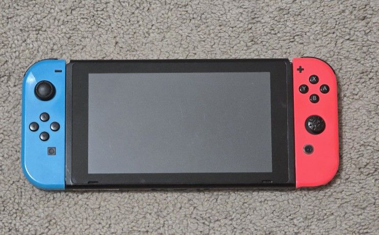 Nintendo Switch 
