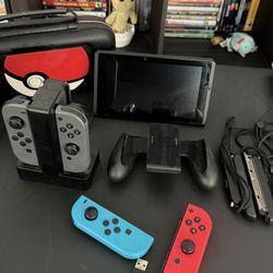 Nintendo Switch Bundle + 4 Joy-Cons