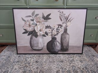 Vase and Flower print with textured details