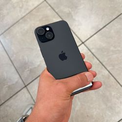 iPhone 15 Unlocked (LIKE NEW)