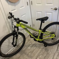 Specialized Mountain Bike 27.5" Wheels 