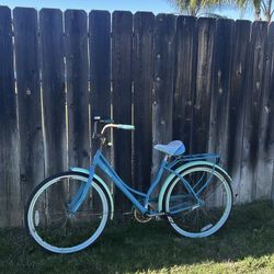 Schwinn 26 Inch Womans Beach Cruiser Bicycle 