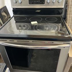 Frigidaire Stainless Steel Glasstop Electric Stove 