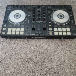 Pioneer DDJ-SSR DJ Controller