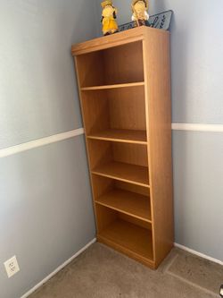 2 Bookshelves