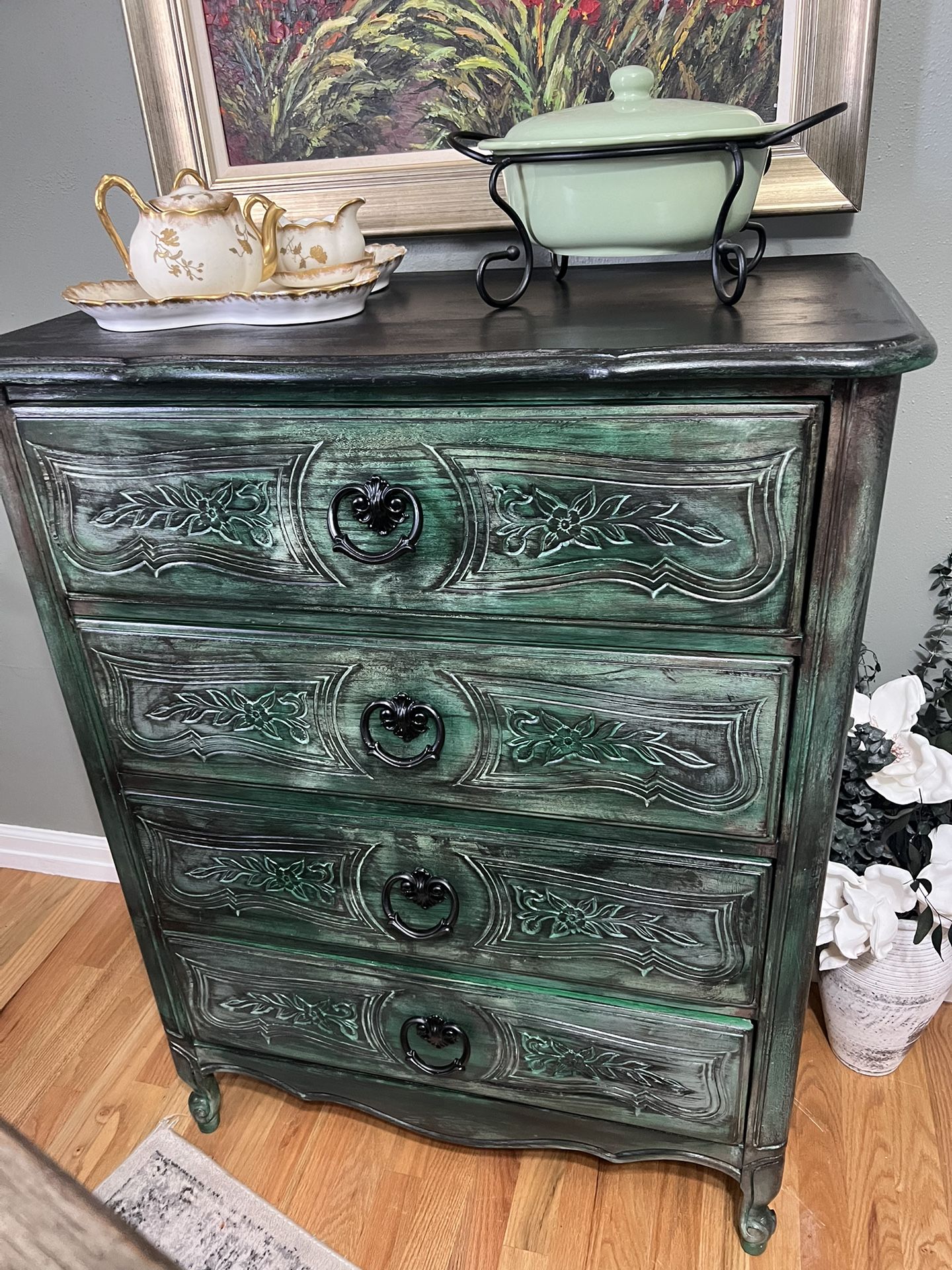 Solid Wood 5 Drawer Distressed & Refinished Dresser ***FREE LOCAL DELIVERY***