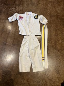 Youth sportive outfit -good for karate-judo-etc
