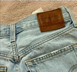 Levi's rib cage straight ankle light wash jeans