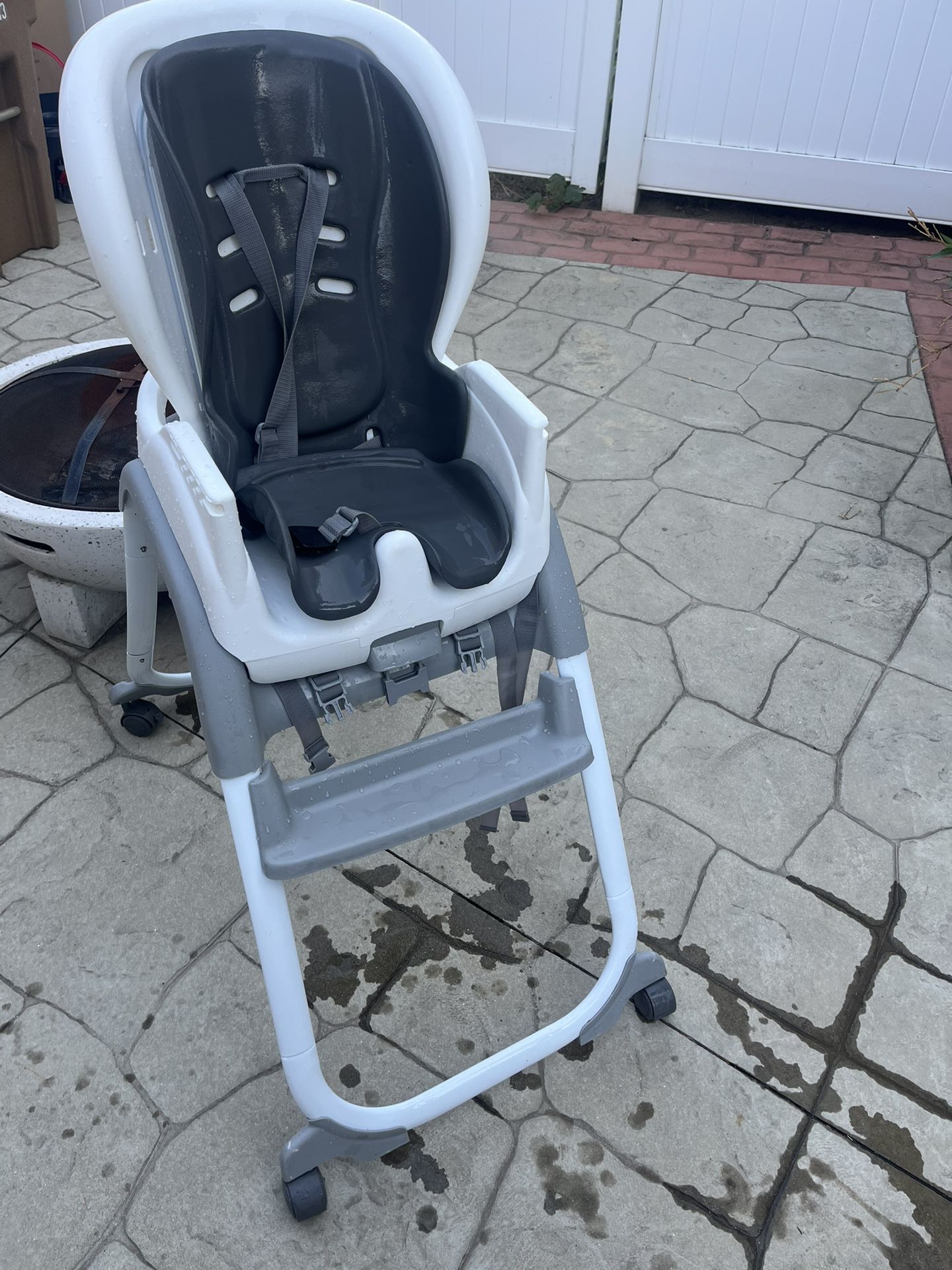 High Chair ** Baby+toddler
