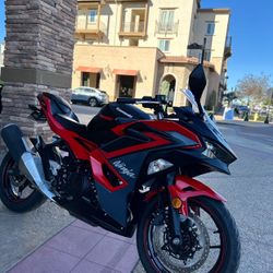 2025 Kawasaki Ninja 500 Abs Passion Red/ Metallic Flat Spark Bla