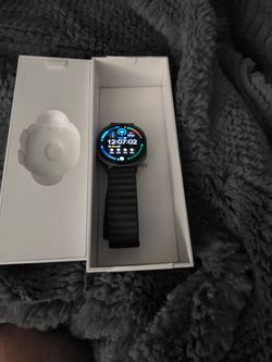 Samsung Galaxy Watch 8  with gray  Band